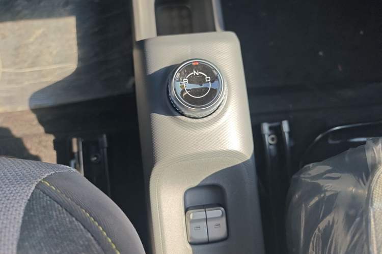 Used Wuling Zhiguang New Energy 2025 Model 305km Ambitious Edition Gear Lever
