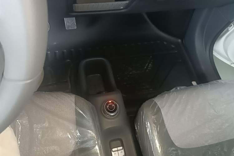 Used Wuling Zhiguang New Energy 2025 Model 305km Ambitious Edition Gear Lever