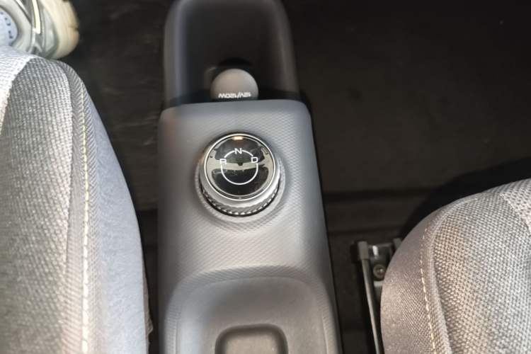 Used Wuling Zhiguang New Energy 2025 Model 305km Ambitious Edition Gear Lever