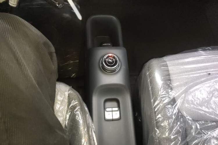 Used Wuling Zhiguang New Energy 2025 Model 305km Ambitious Edition Gear Lever