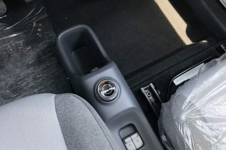 Used Wuling Zhiguang New Energy 2025 Model 305km Ambitious Edition Gear Lever