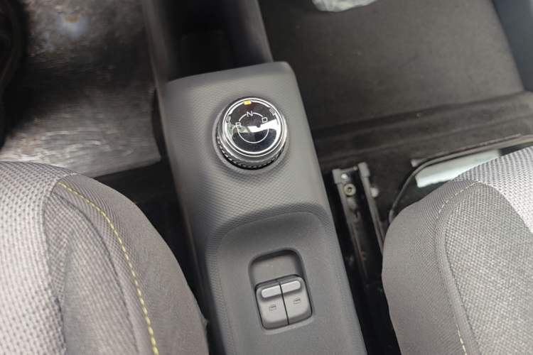 Used Wuling Zhiguang New Energy 2025 Model 305km Ambitious Edition Gear Lever