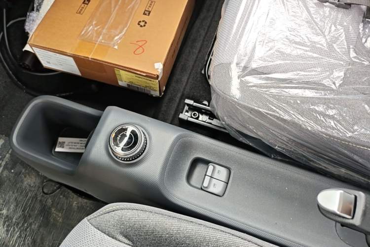 Used Wuling Zhiguang New Energy 2025 Model 305km Ambitious Edition Gear Lever