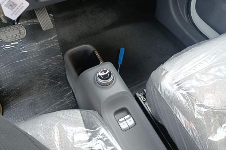 Used Wuling Zhiguang New Energy 2025 Model 305km Ambitious Edition Gear Lever
