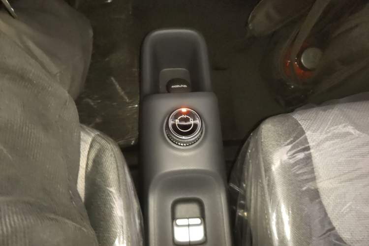 Used Wuling Zhiguang New Energy 2025 Model 305km Ambitious Edition Gear Lever