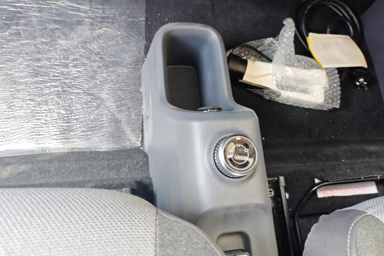 Used Wuling Zhiguang New Energy 2025 Model 305km Ambitious Edition Gear Lever