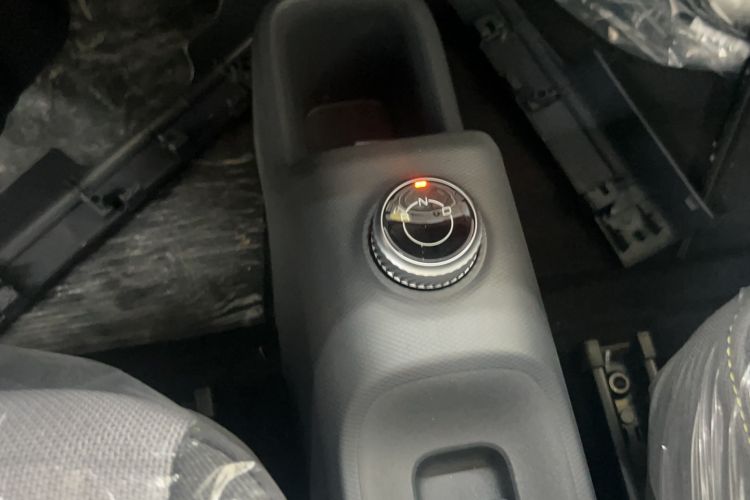 Used Wuling Zhiguang New Energy 2025 Model 305km Ambitious Edition Gear Lever
