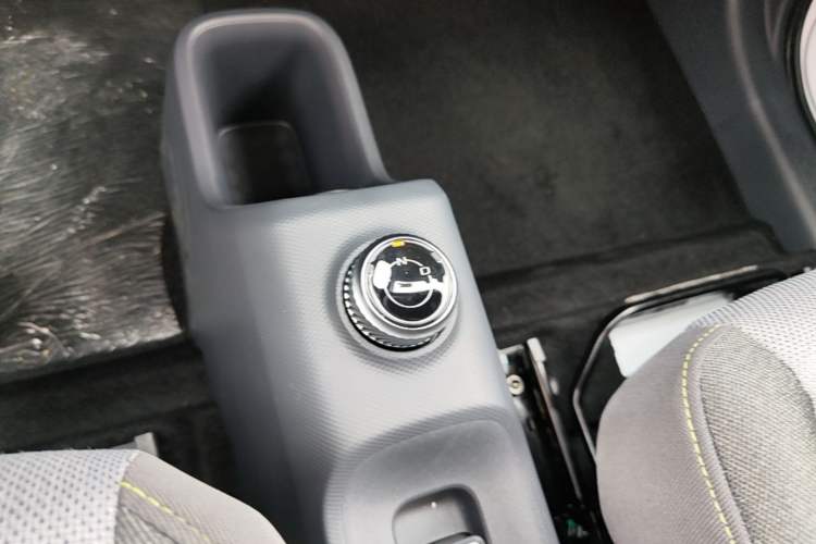 Used Wuling Zhiguang New Energy 2025 Model 305km Ambitious Edition Gear Lever