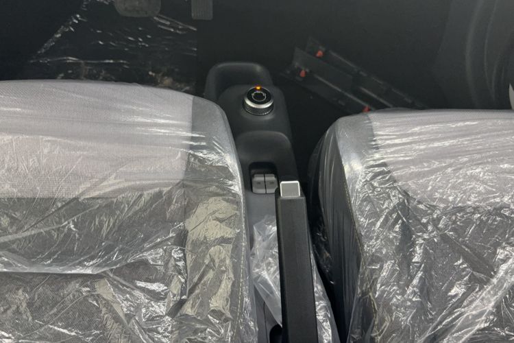 Used Wuling Zhiguang New Energy 2025 Model 305km Ambitious Edition Gear Lever
