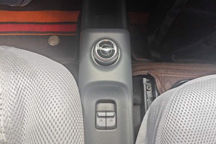 Used Wuling Zhiguang New Energy 2025 Model 305km Ambitious Edition Gear Lever