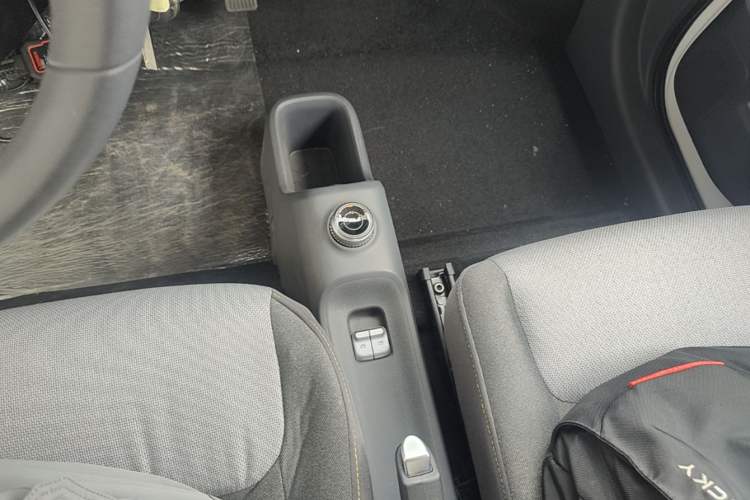 Used Wuling Zhiguang New Energy 2025 Model 305km Ambitious Edition Gear Lever