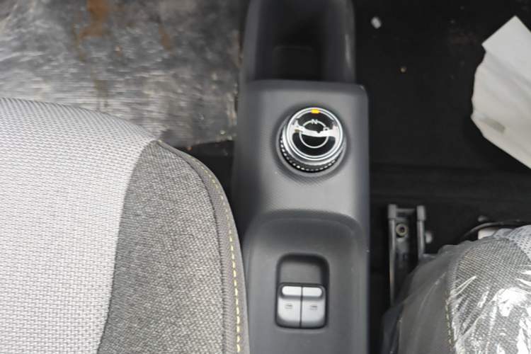 Used Wuling Zhiguang New Energy 2025 Model 305km Ambitious Edition Gear Lever