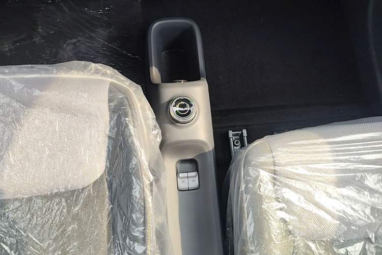 Used Wuling Zhiguang New Energy 2025 Model 305km Ambitious Edition Gear Lever