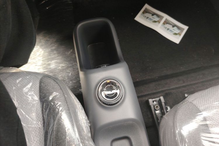 Used Wuling Zhiguang New Energy 2025 Model 305km Ambitious Edition Gear Lever