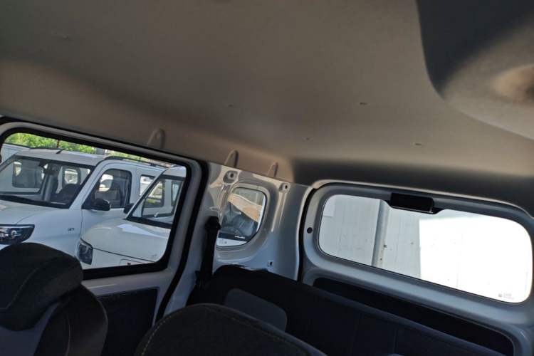 Used Wuling Zhiguang New Energy 2025 Model 305km Ambitious Edition Headliner