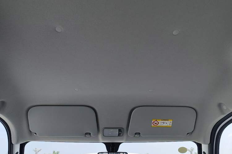 Used Wuling Zhiguang New Energy 2025 Model 305km Ambitious Edition Headliner