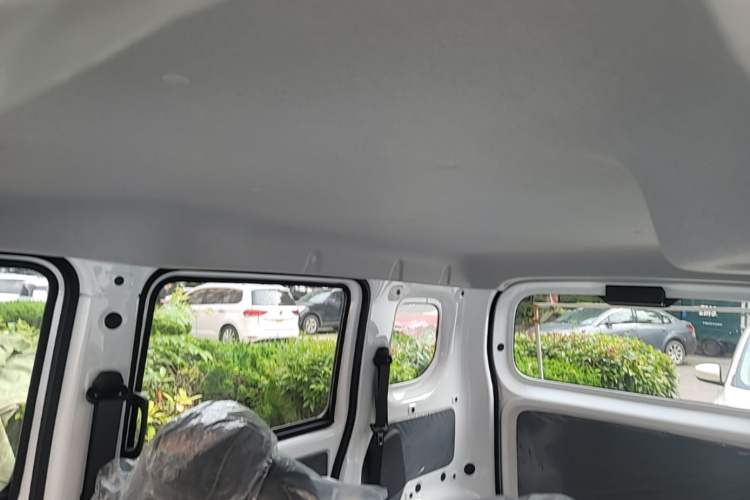 Used Wuling Zhiguang New Energy 2025 Model 305km Ambitious Edition Headliner