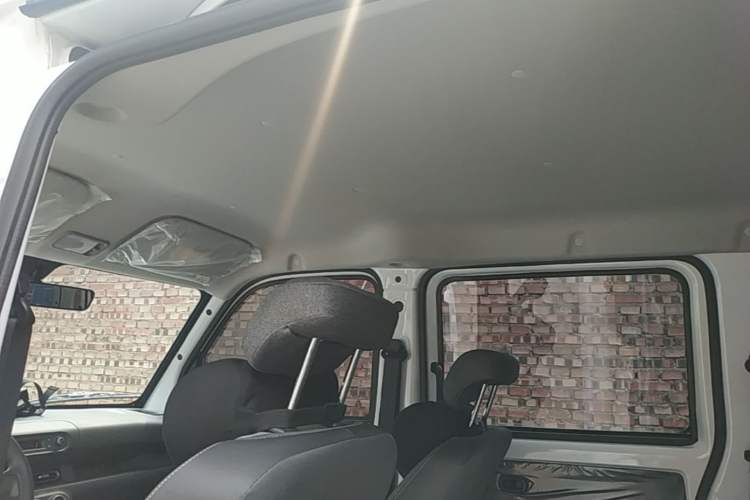 Used Wuling Zhiguang New Energy 2025 Model 305km Ambitious Edition Headliner