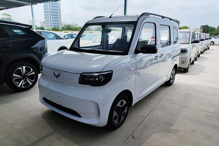 Used Wuling Zhiguang New Energy 2025 Model 305km Ambitious Edition Guazi used car, China used car export, Used car for sale, Used  cars, Cheapest cars for sale