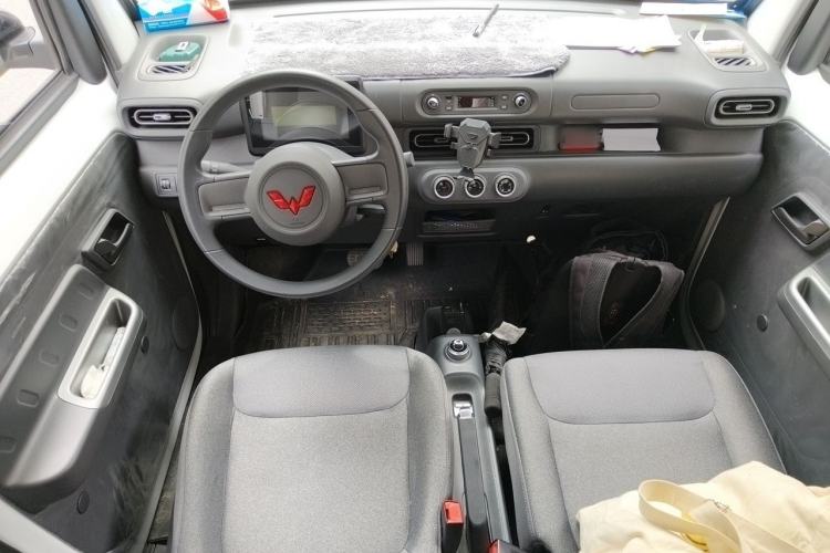 Used Wuling Zhiguang New Energy 2025 Comfort Model Interior 2