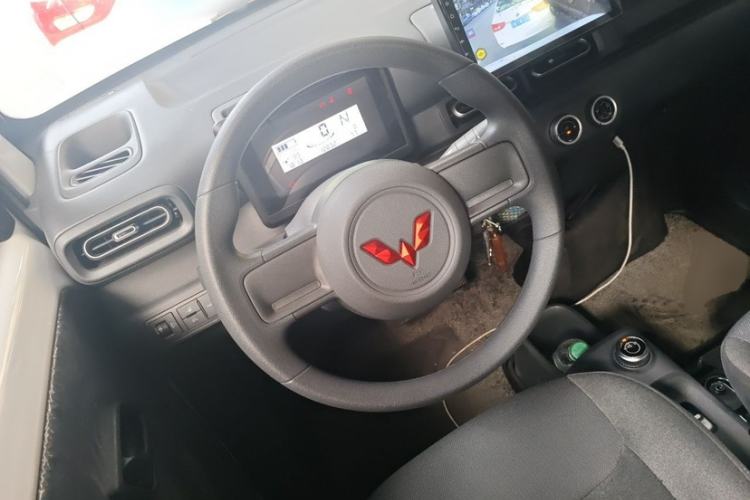 Used Wuling Zhiguang New Energy 2025 Standard Model Interior 2