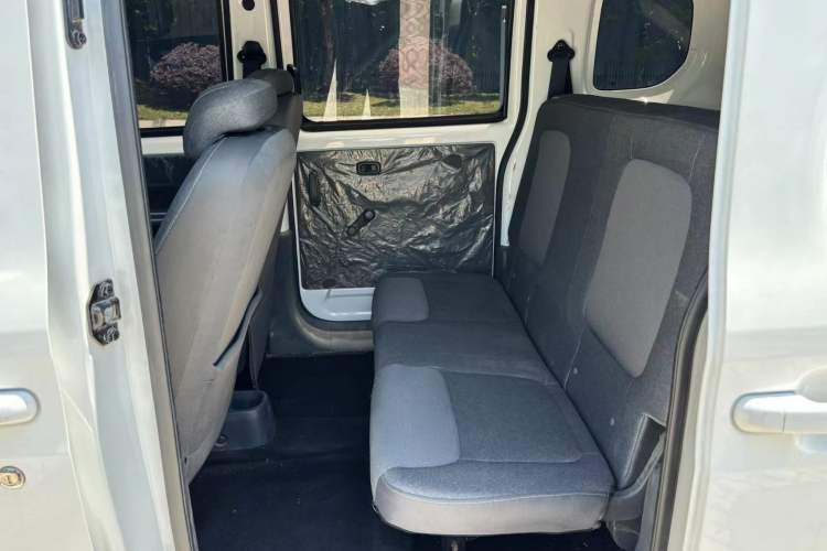 Used Wuling Zhiguang New Energy 2025 Comfort Model Interior 2