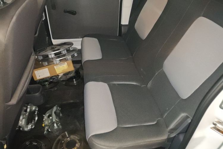 Used Wuling Zhiguang New Energy 2025 Model 305km Ambitious Edition Interior 4