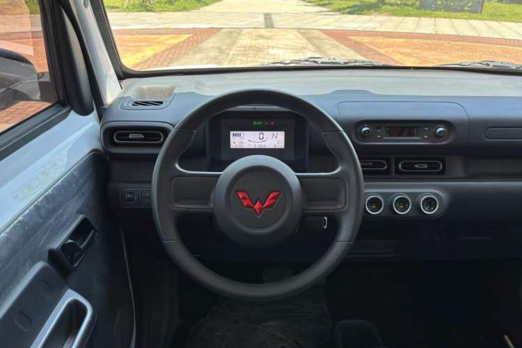 Used Wuling Zhiguang New Energy 2025 Comfort Model Interior 4