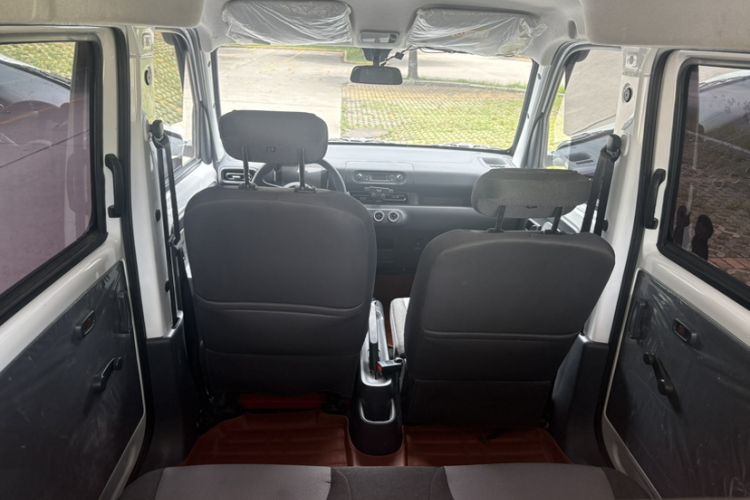 Used Wuling Zhiguang New Energy 2025 Model 305km Ambitious Edition Interior 5