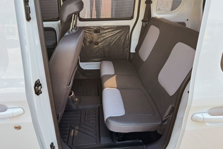 Used Wuling Zhiguang New Energy 2025 Model 305km Ambitious Edition Interior 5