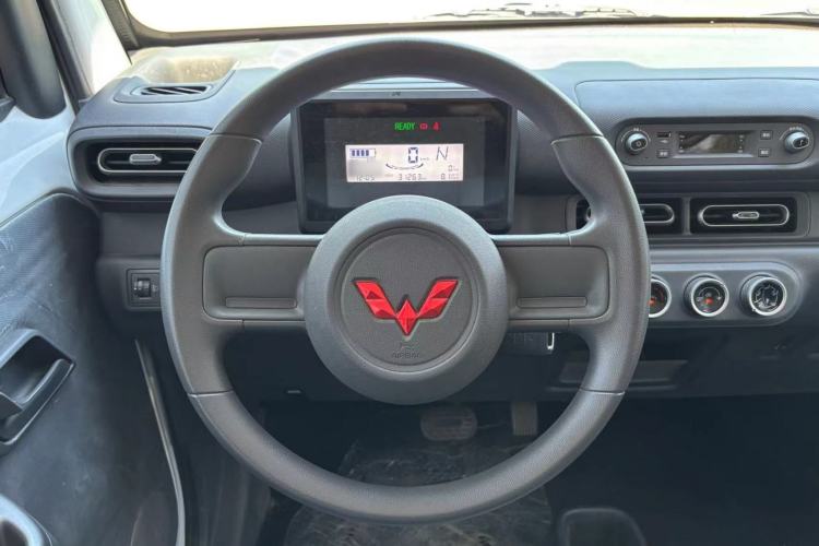 Used Wuling Zhiguang New Energy 2025 Comfort Model Interior 5