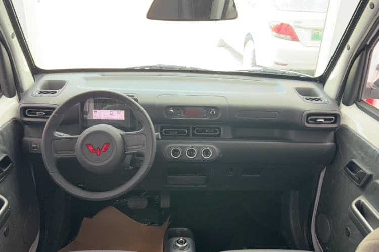 Used Wuling Zhiguang New Energy 2025 Comfort Model Interior 7