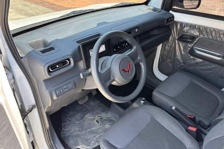 Used Wuling Zhiguang New Energy 2025 Comfort Model Interior 9