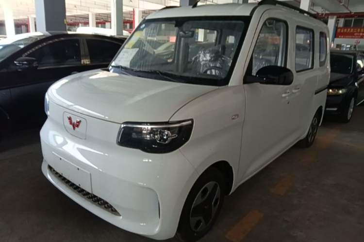 Used Wuling Zhiguang New Energy 2025 Model 305km Ambitious Edition Guazi used car, China used car export, Used car for sale, Used  cars, Cheapest cars for sale