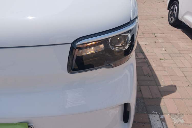 Used Wuling Zhiguang New Energy 2025 Standard Model Left Front Headlight
