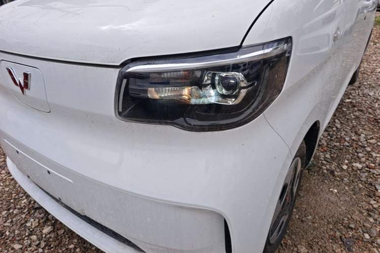 Used Wuling Zhiguang New Energy 2025 Model 305km Ambitious Edition Left Front Headlight