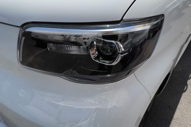 Used Wuling Zhiguang New Energy 2025 Model 305km Ambitious Edition Left Front Headlight