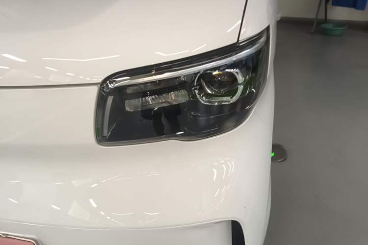 Used Wuling Zhiguang New Energy 2025 Standard Model Left Front Headlight