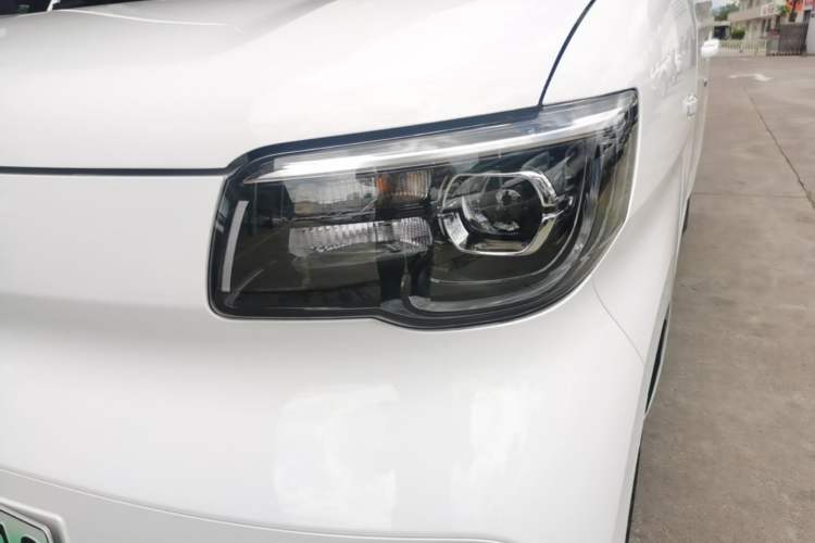 Used Wuling Zhiguang New Energy 2025 Standard Model Left Front Headlight