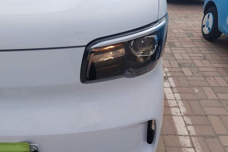Used Wuling Zhiguang New Energy 2025 Comfort Model Left Front Headlight