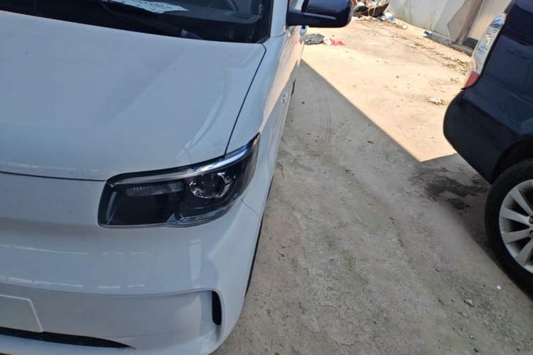 Used Wuling Zhiguang New Energy 2025 Model 305km Ambitious Edition Left Front Headlight