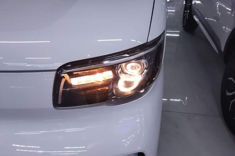 Used Wuling Zhiguang New Energy 2025 Comfort Model Left Front Headlight