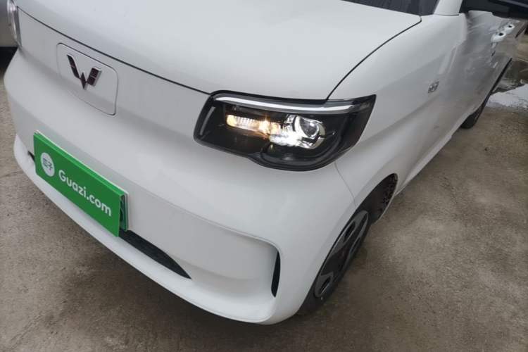 Used Wuling Zhiguang New Energy 2025 Model 305km Ambitious Edition Left Front Headlight
