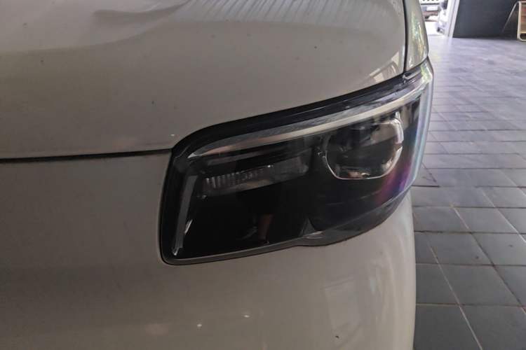 Used Wuling Zhiguang New Energy 2025 Model 305km Ambitious Edition Left Front Headlight