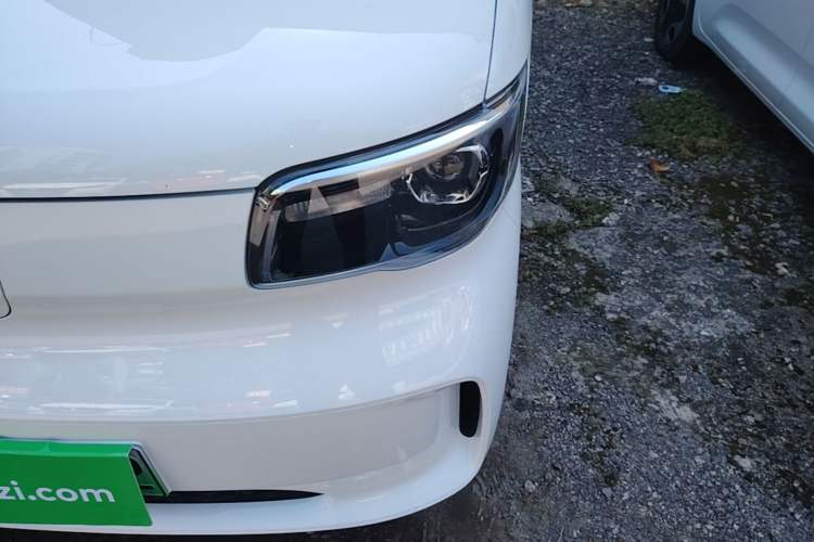 Used Wuling Zhiguang New Energy 2025 Model 305km Ambitious Edition Left Front Headlight