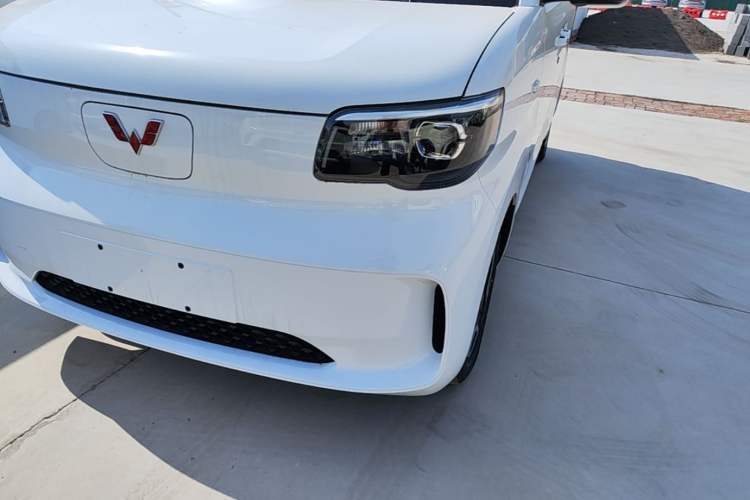Used Wuling Zhiguang New Energy 2025 Model 305km Ambitious Edition Left Front Headlight