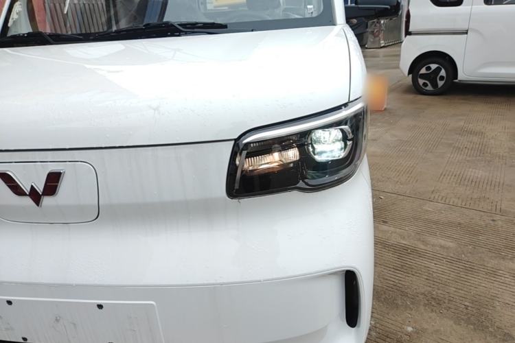 Used Wuling Zhiguang New Energy 2025 Model 305km Ambitious Edition Left Front Headlight