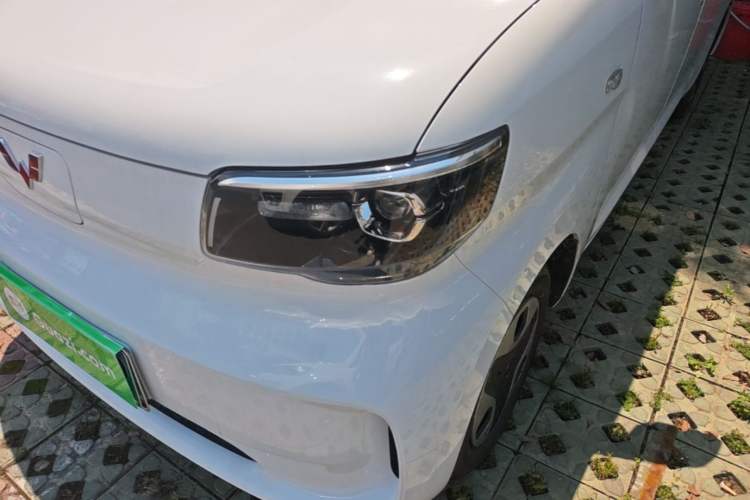 Used Wuling Zhiguang New Energy 2025 Model 305km Ambitious Edition Left Front Headlight