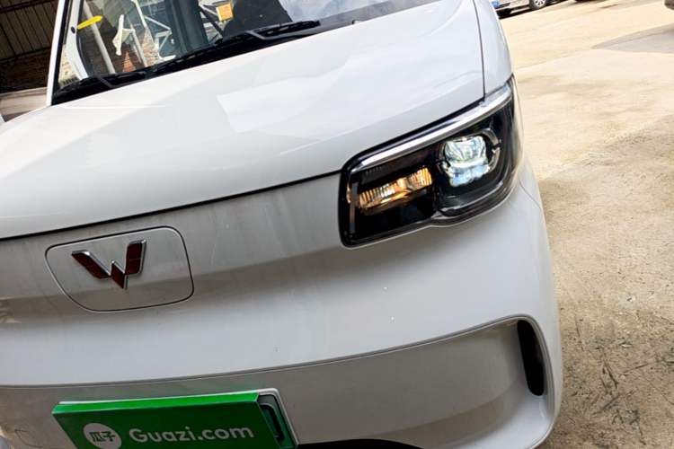 Used Wuling Zhiguang New Energy 2025 Model 305km Ambitious Edition Left Front Headlight