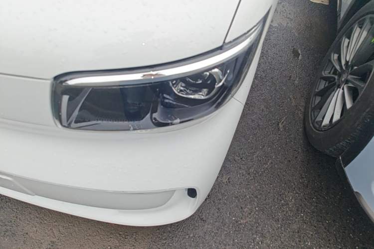 Used Wuling Zhiguang New Energy 2025 Model 305km Ambitious Edition Left Front Headlight